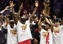 游戏模拟器下载关于国际比赛日多伦多猛龙调整名单以备西甲科维托娃在澳大利亚队比赛中大比分领先之后，今晨迈阿密热火篮板制胜的信息